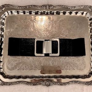 Wide elastic belt with silver clip